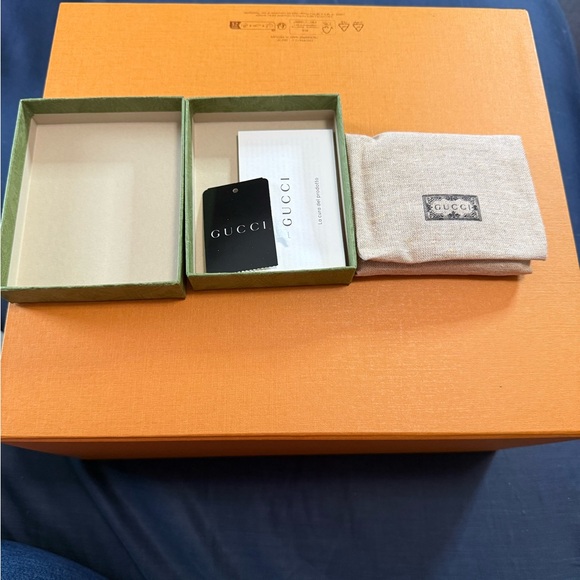 Gucci Pink and Gold Cupcake Key Holder - Picture 3 of 10